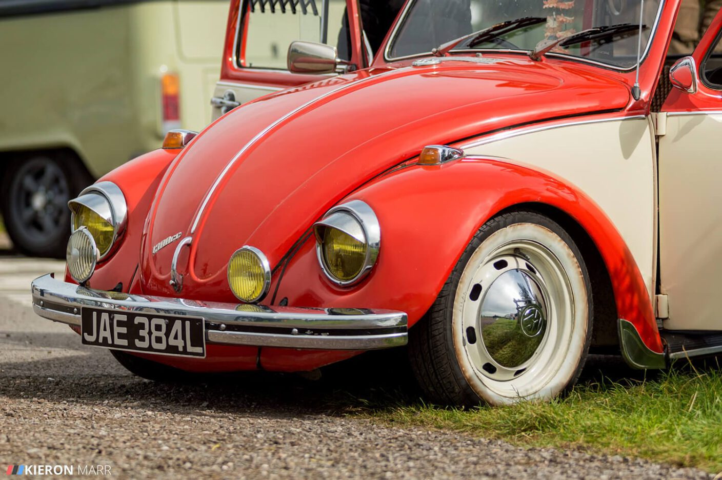 Volkswagen Beetle - Red/Cream