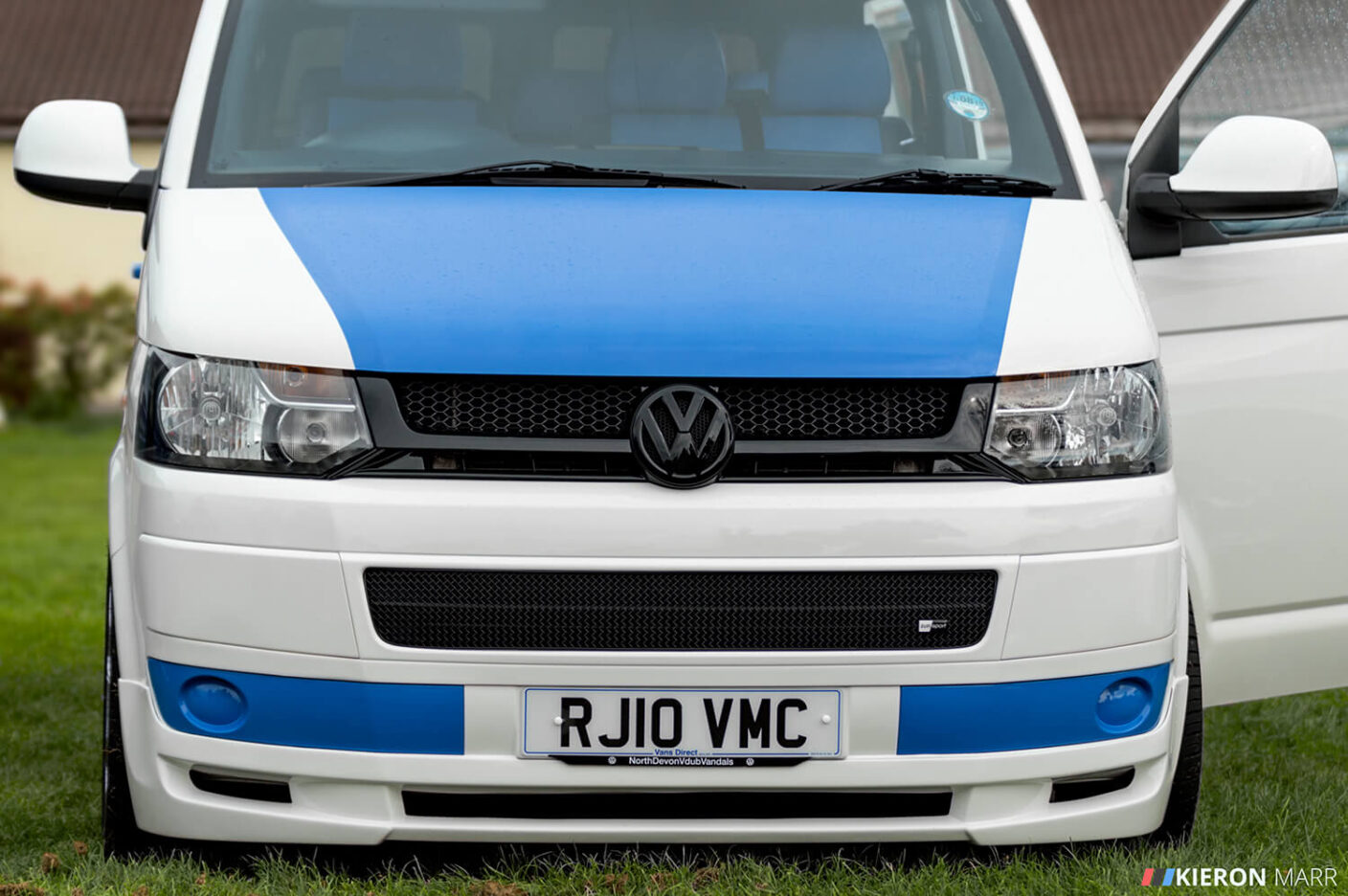 Volkswagen Transporter - Blue/White